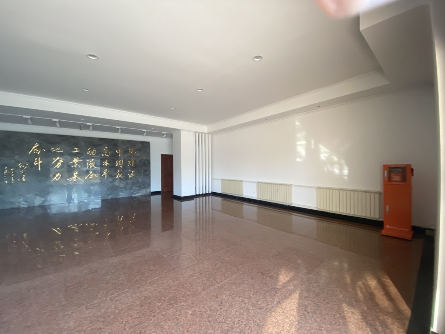 6.中環(huán)廠(chǎng)區(qū)辦公樓一層大廳進(jìn)門(mén)右手邊.jpg 6.中環(huán)廠(chǎng)區(qū)辦公樓一層大廳進(jìn)門(mén)右手邊.jpg